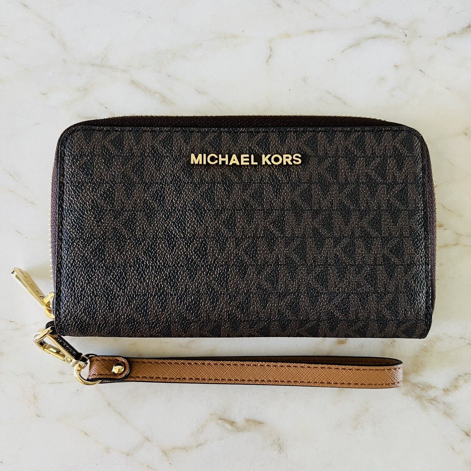 Michael Kors Jet Set Travel Brown Acorn Flat Mf Phone Case Zip Wallet Wristlet